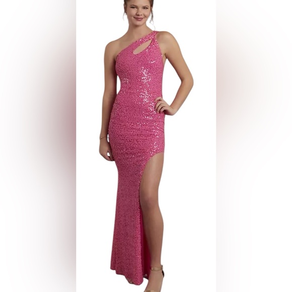 Dresses & Skirts - NWT Sequin One-Shoulder Sheath Dress with Cut Out